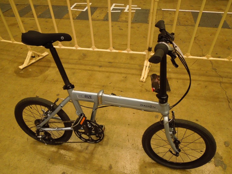 弄りやすい折りたたみ自転車　DAHON HORIZE