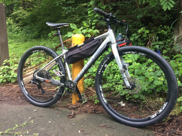 MTB風味を持つグラベルバイク　GIANT TOUGHROAD SLR