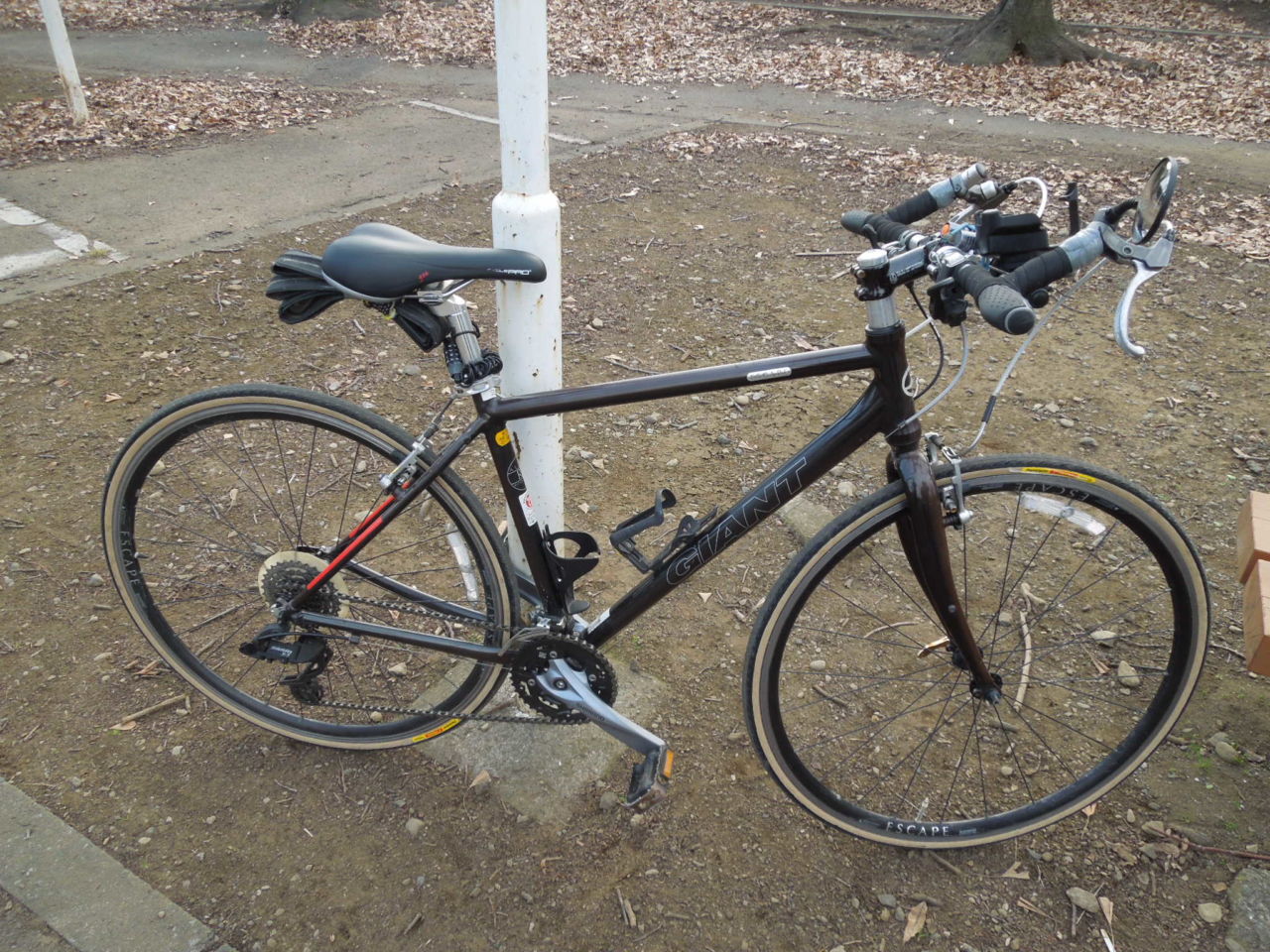 つ*ん様 GIANT Escape R3 Escape R3 (2025) | City & Hybrid bike | Giant Bicycles Japan