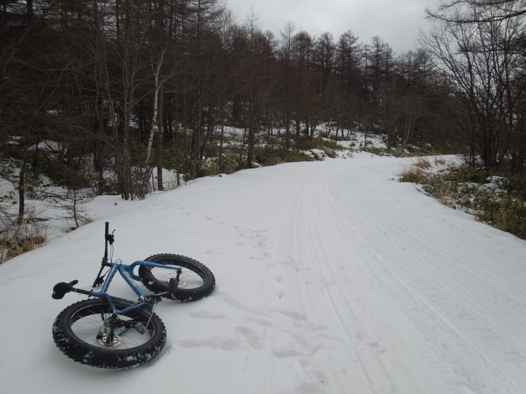 初めてファットバイクで雪道を走った人の 初めてのファットバイク雪道走行ガイド シクロライダー