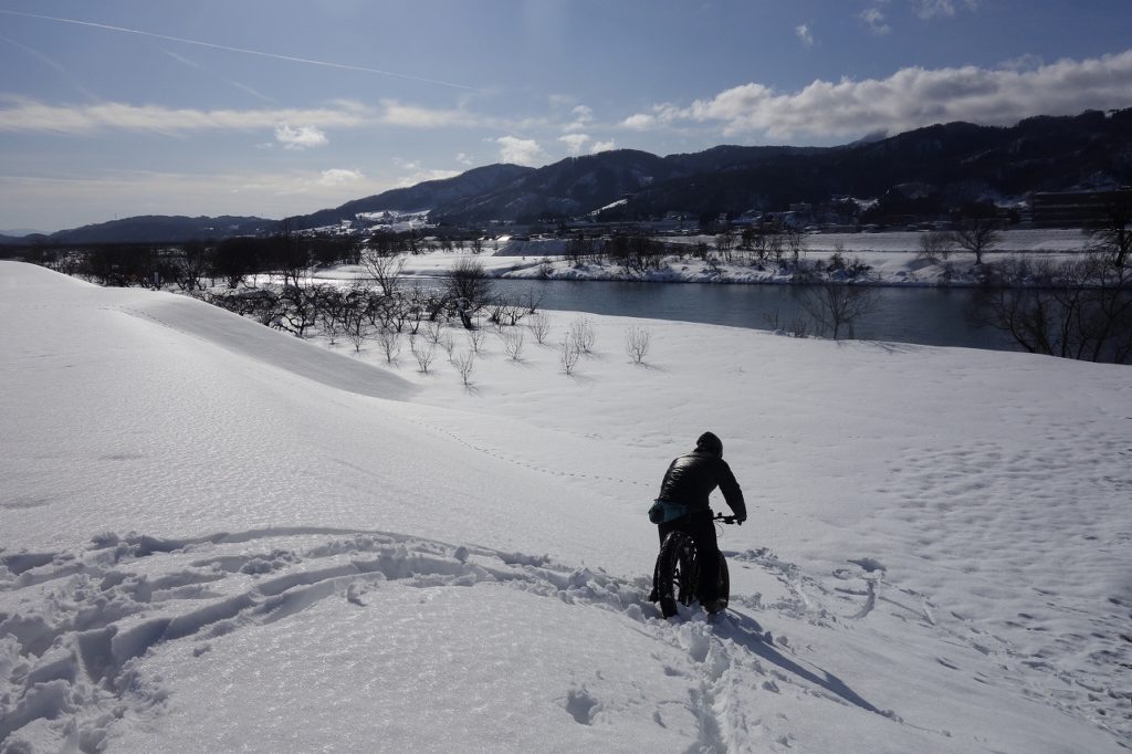 自転車で雪道を走る方法まとめ ファットバイクから雪道用タイヤ スパイクタイヤ スタッドレスタイヤ 等を紹介 シクロライダー