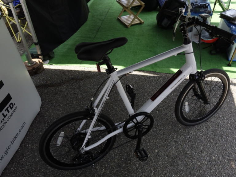 ミニベロE-Bike TRANS MOBILLY MAGICのプロトタイプが自転車イベントで公開