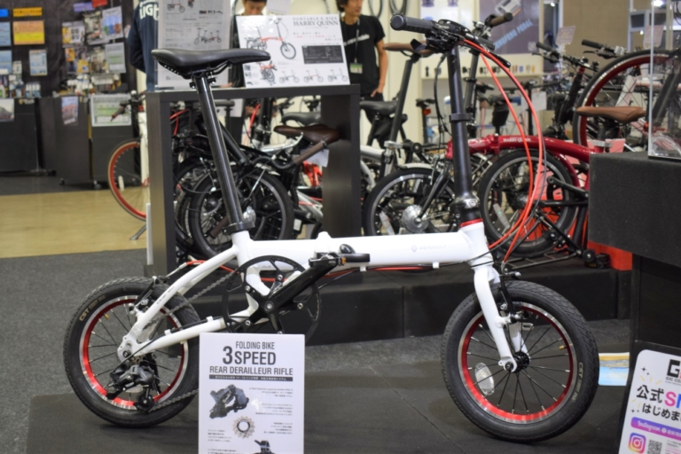 超小経折りたたみ自転車のルノー・ウルトラライト7は3段変速に進化か？【サイクルモード2019】