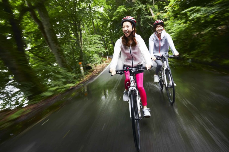 奥入瀬渓流ホテルで天然記念物「奥入瀬渓流」をランニングとE-Bikeのバイアスロンで楽しむプランが登場