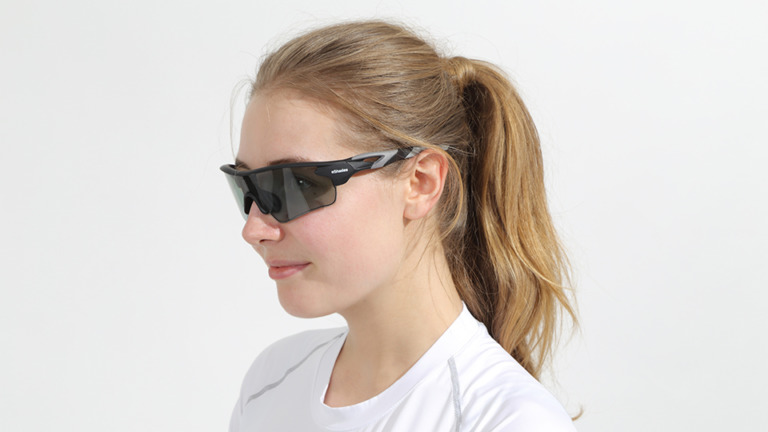 0.1秒で自動調光するサングラス　 eShades(イーシェード)が登場