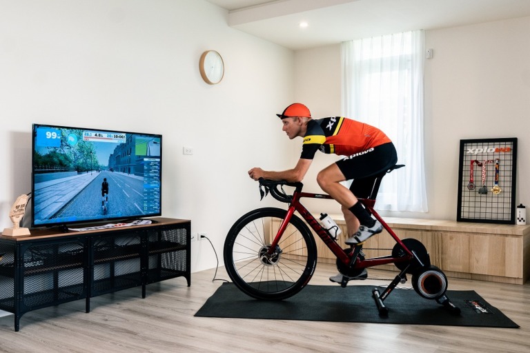 Acerの自転車用スマートトレーナーの新モデル　「Xplova  NOZA S」が登場