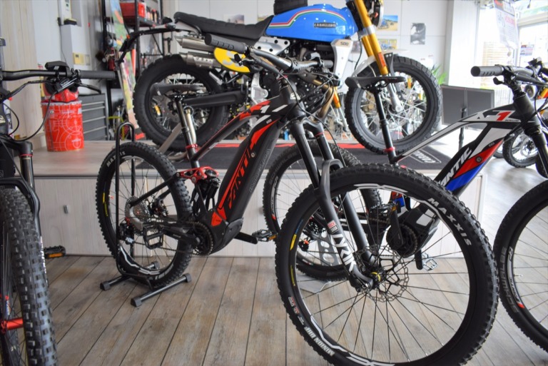 FANTICからクローズドコース用E-MTB「XF1 Integra」シリーズが日本上陸