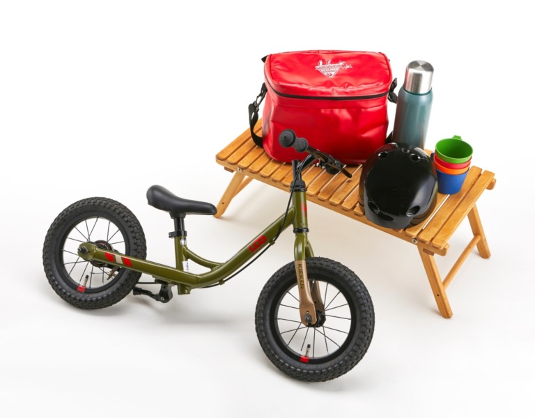 あさひのアウトドア自転車ブランド「LOG」から軽量バランスバイク「LOG KICKER」が登場