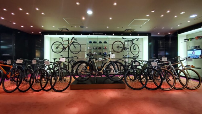 池袋東武百貨店内にポップアップショップ「BEST SPORTS × FUJI ポップアップストア」が期間限定で登場