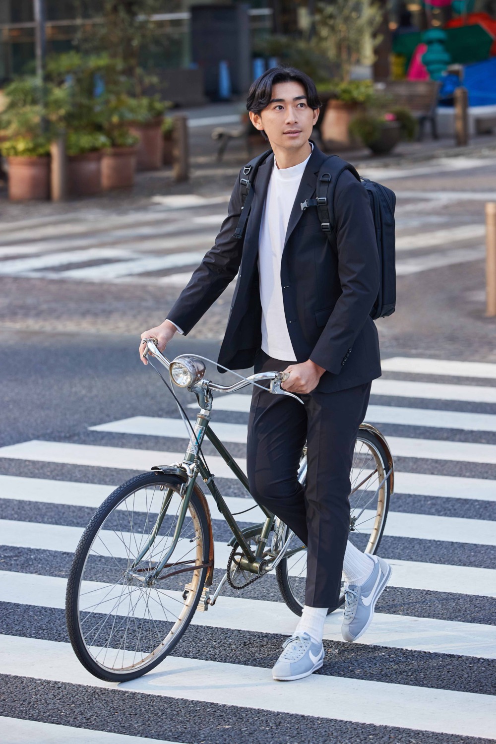 AOKIから自転車通勤にも使える高機能セットアップ「THE THIRD SUITS