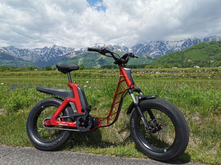 モペットスタイルの洒落たE-Bike「FANTIC ISSIMO（日本仕様）」をインプレッション