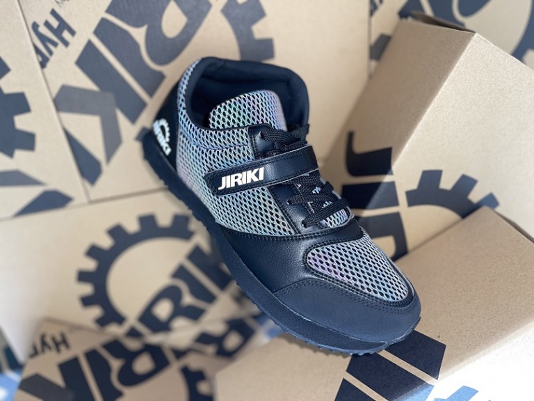 日進ゴムから世界最高峰のグリップ力を発揮する「HyperV」を使用した自転車競技専用フットギア「JIRIKI」登場