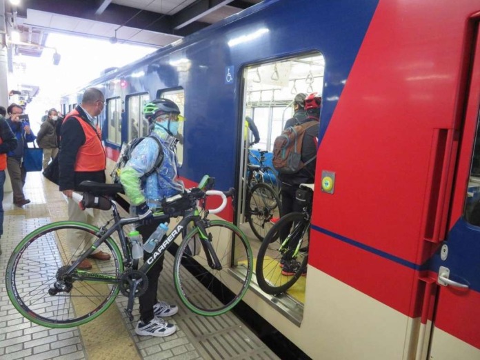 サイクルトレイン実証実験(乗車風景)