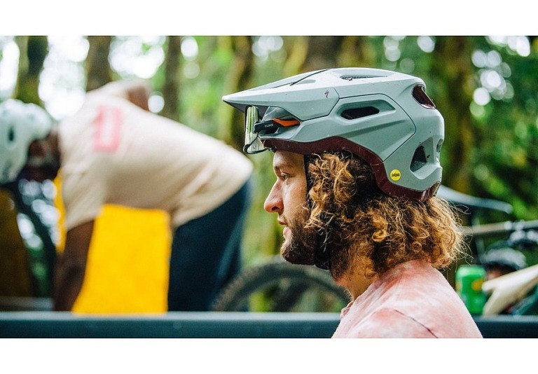 Specialized　E-Bike対応のトレイルライド用ヘルメット「TACTIC」登場