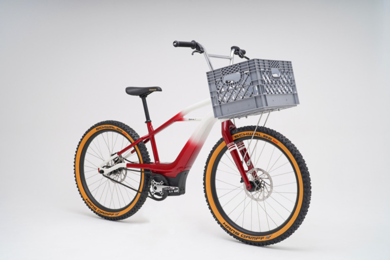 ハーレーのE-Bikeブランド「Serial1」BMXスタイルのカスタムE-Bike「MOSH/BMX」　オークションで71万円で落札