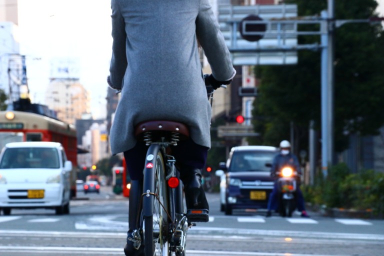 日本損害保険協会「全国交通事故多発交差点マップ」を発表　自転車乗車中の交通事故死者数の割合も紹介