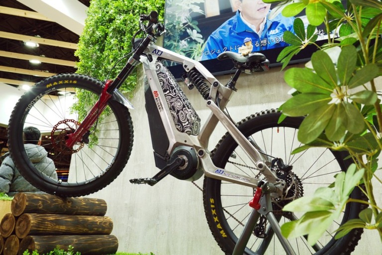 オートテクニックジャパン プロトタイプE-Bike発表 デュアルバッテリー・最大トルク100Nmを実現したE-MTB