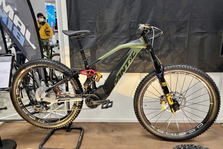 FANTIC  サイクルモード東京2022でフルサスE-MTB「XXF2.0」公開 オーリンズ製フォークを搭載したダウンヒル用E-MTB