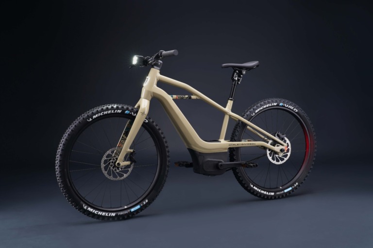 ハーレーのE-Bike「Serial 1」　スクランブラースタイルの「BASH/MTN」を発表