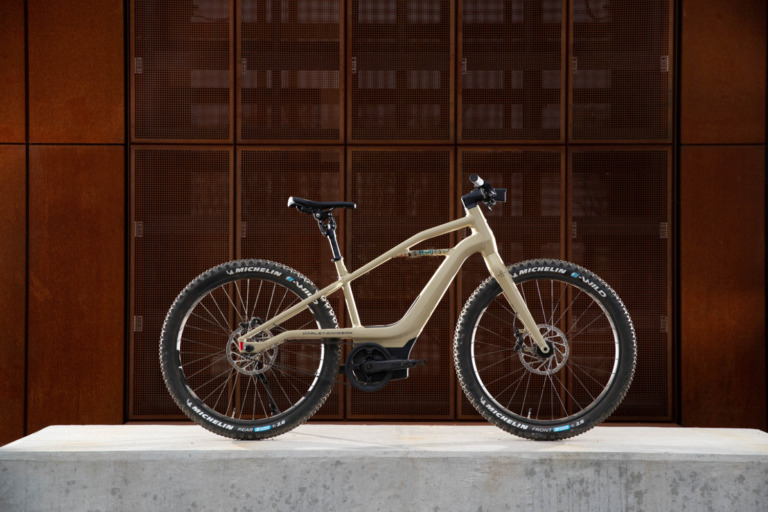 ハーレーダビッドソンのEバイクブランドで知られていた「Serial1」が、LEV Manufacturingに買収