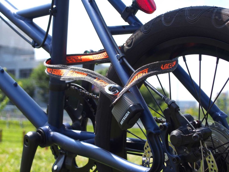 自転車の盗難対策にも使用できるかも！？オートバイ用盗難防止ベルト「ミツバサンコーワ・バイスガード エアシリーズ」