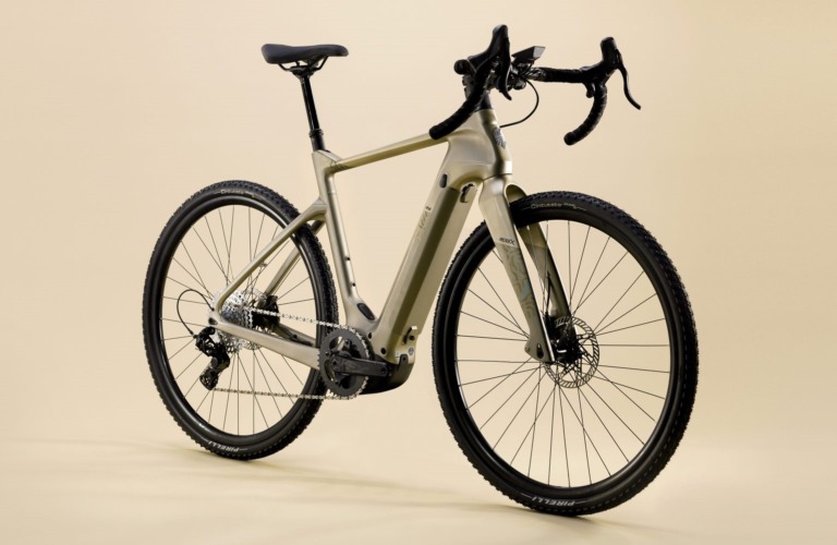 ビアンキ、グラベルロードE-Bike「e-Arcadex」海外で発表　Bosch E-MTB用モーターを採用し、グラベルライドからサイクリングまで対応