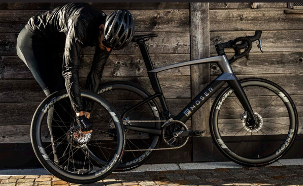 FANTIC MotorからE-Bikeブランド「F Moser」登場　ロードバイク・グラベルロードE-Bikeの2モデルを用意