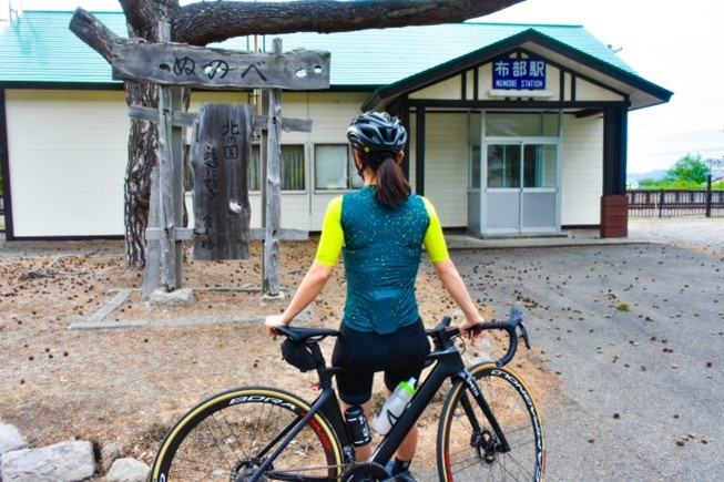 ホテルナトゥールヴァルト富良野が、富良野の大自然を自転車で駆け巡るオリジナルの セルフライドガイドコースが登場