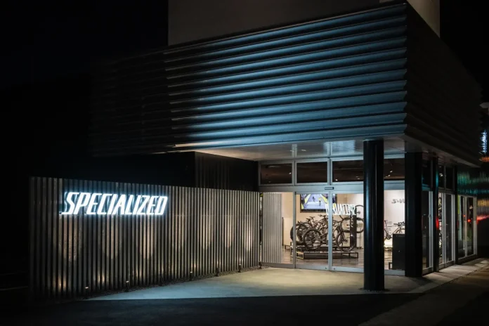 9768-101-7a8330680d50c3428864f2719bcaa884-3900x2600