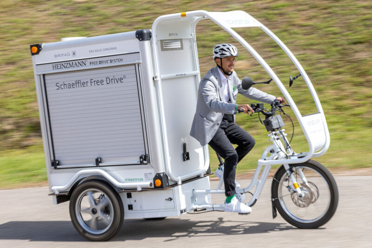 シェフラー、Eバイク用チェーンレスドライブシステム「フリードライブ」搭載市販車が発表