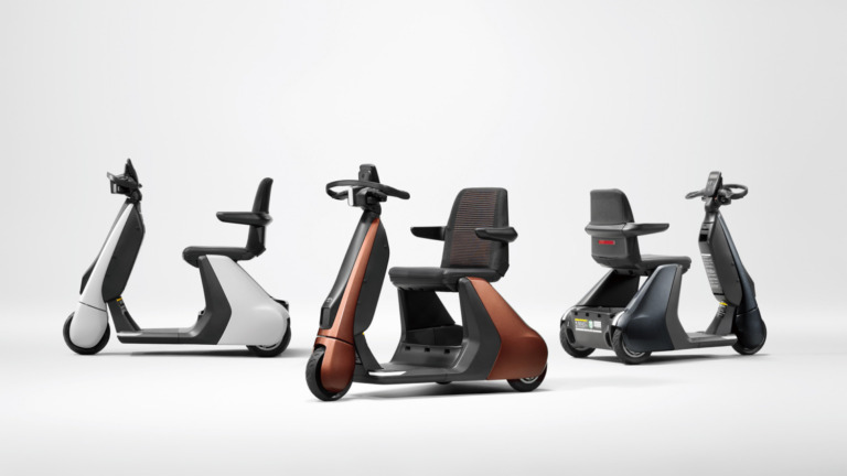 トヨタ、歩道走行できる3輪モビリティ「C+walk S」発売　衝突回避装置仕様も用意