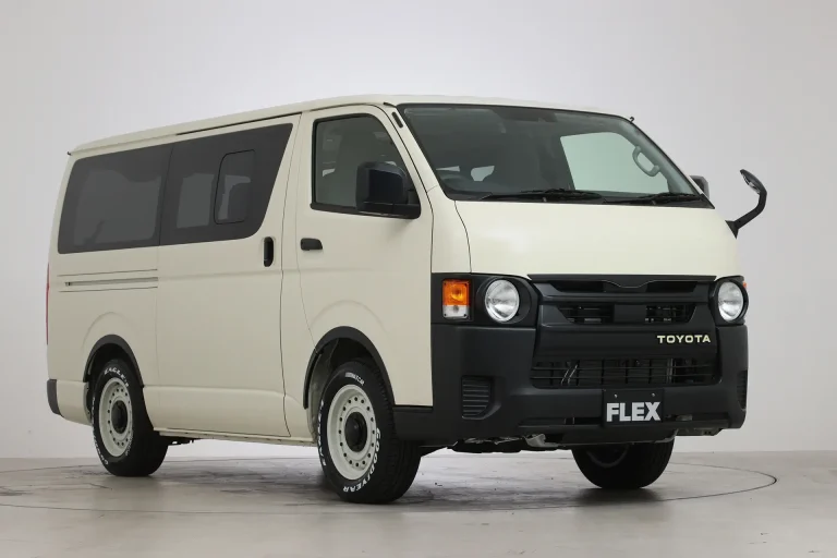 FLEX、ハイエースの丸目フェイスチェンジキットを発売