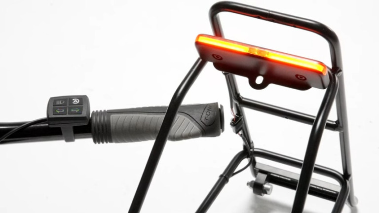 RX1 eBike Rear Light　ブレーキ、ターンシグナルを一体にしたEバイク用テールライト