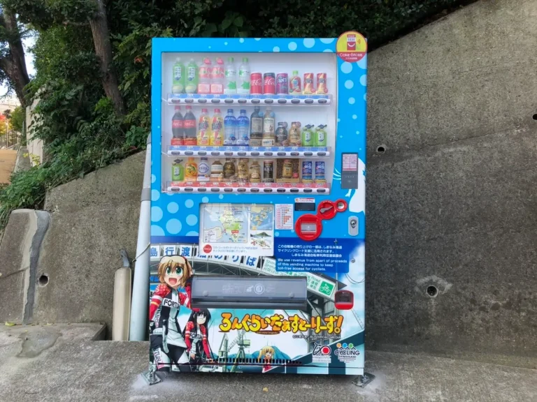 サイクリング漫画「ろんぐらいだぁすとーりーず！」コラボデザイン支援型自動販売機が新たに設置