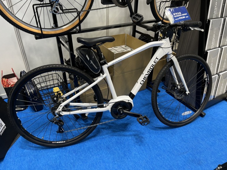 カイホウジャパン　11万円のクロスバイクタイプEバイクを計画中か