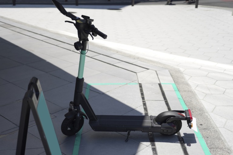 2023年7月に特定小型原動機付自転車が登場　免許不要、ヘルメットは努力義務の小型モビリティの法律を簡単に解説