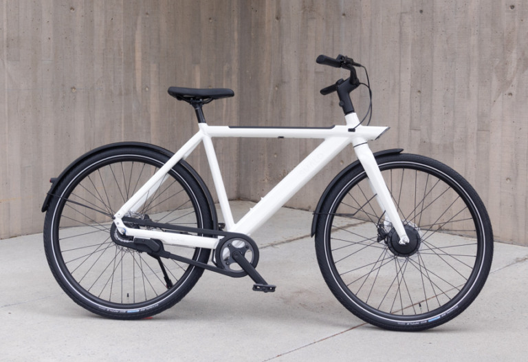 BESVから新Eバイクブランド「SMALO」登場　最適なアシスト出力をAIが自動判断するハイテクEバイク