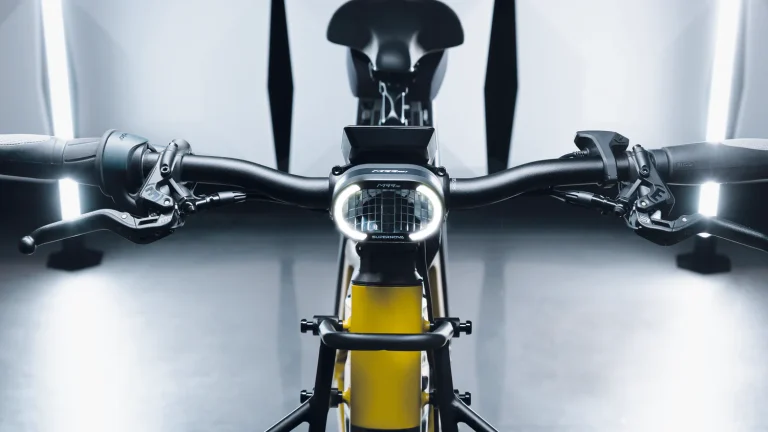 Eバイク用ライトで有名な「SUPERNOVA」インターテックが取り扱い開始