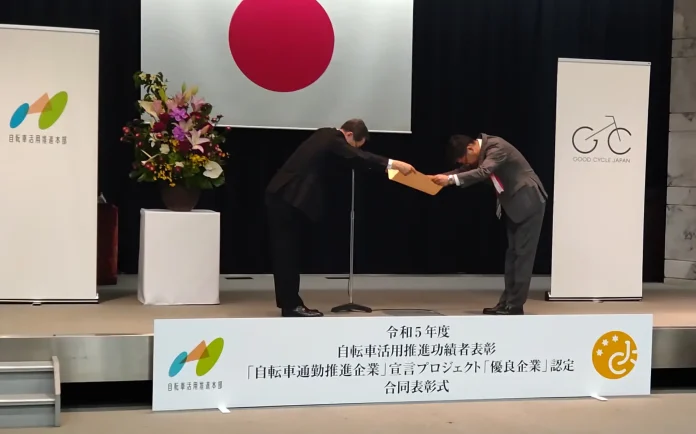 17692-453-6cd3ed166b1cc448acfdf56f075b6230-2332x1455