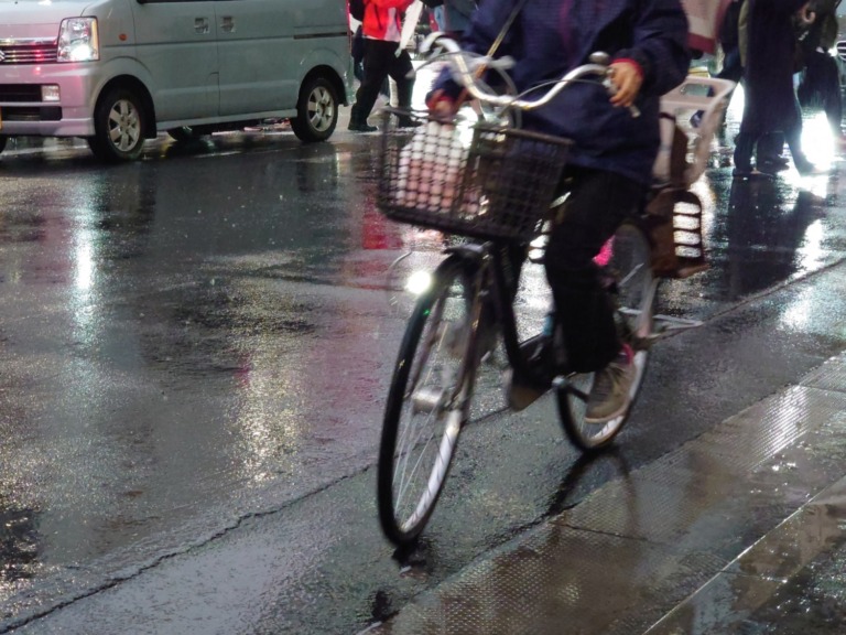 電動アシスト自転車の雨対策完全版！濡れても安心？やってはいけない事を紹介
