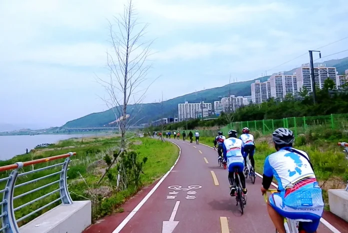 76572-315-dadec7a80b48095fc3c7478eb8abfa4e-1280x857