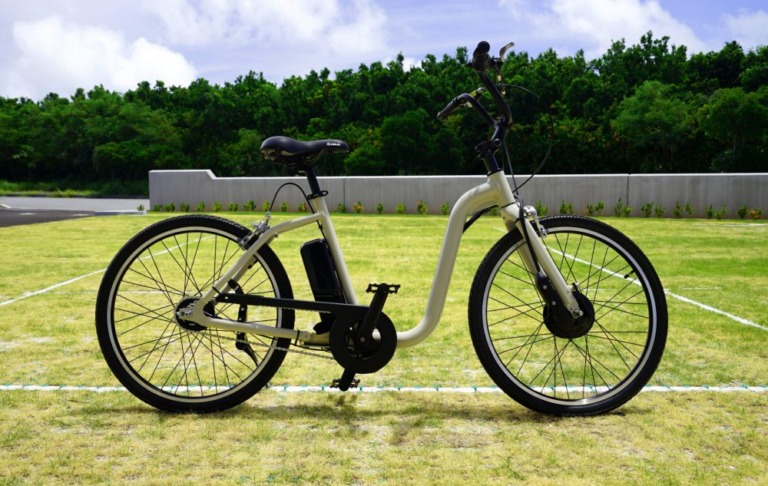 日本のEバイク・Eモビリティ専門工場「JOeBテック」試作車第1号の納品を発表