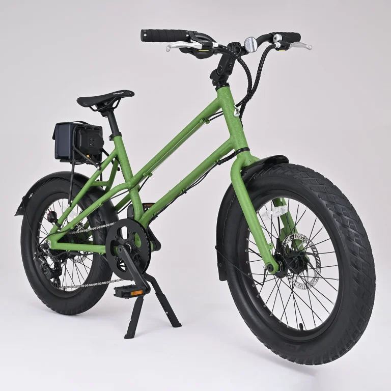 デイトナポタリングバイクに新型Eバイク「DE04」が登場　ミキストフレームにファットタイヤを組み合わせた街乗りモデル