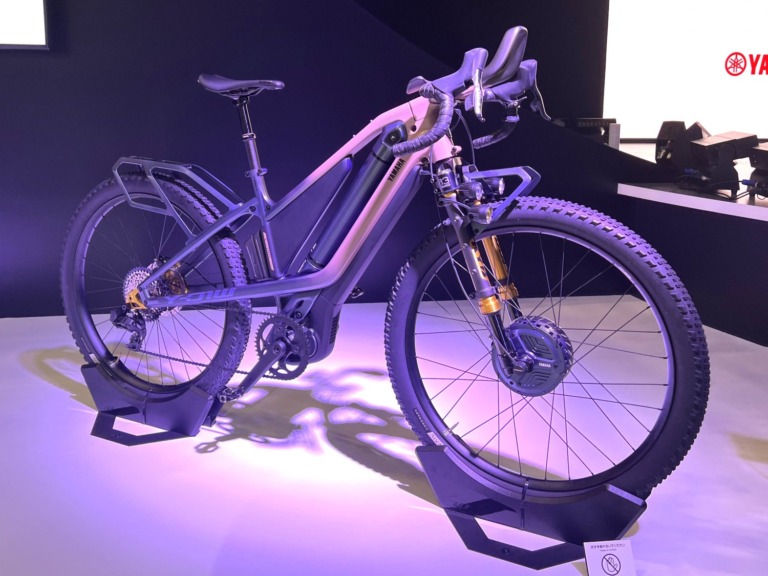 ヤマハ Y-01W AWD　2輪駆動を採用した何でもありのコンセプトEバイク