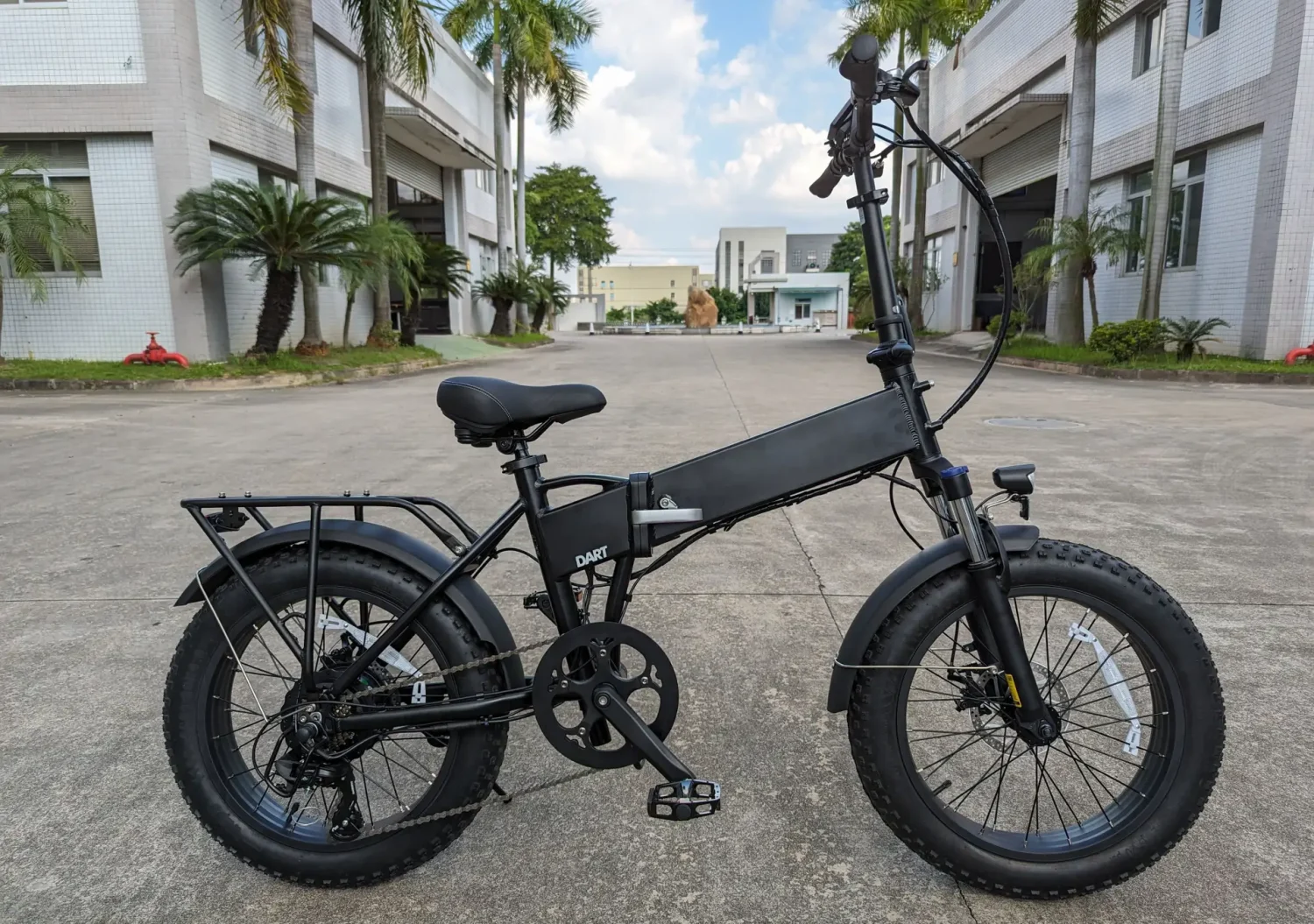 ドンキホーテ限定 15万円以下の折りたたみファットEバイクが登場 型式