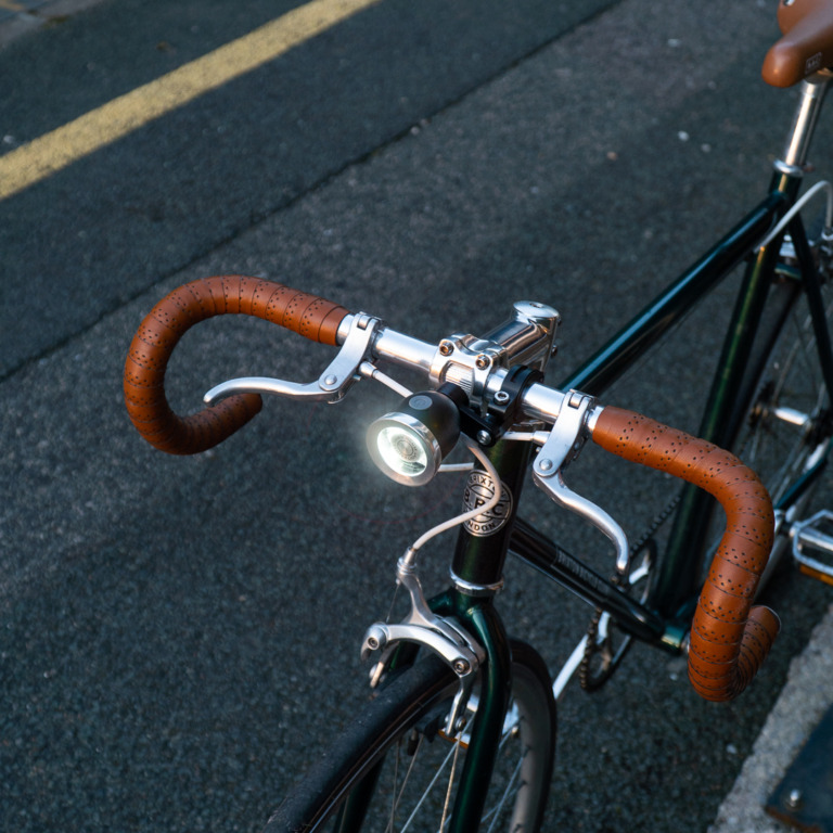 GEEK TRADE スタイリッシュな自転車用ライト TOWN MOUSE「Center Light」の先行予約キャンペーンを実施