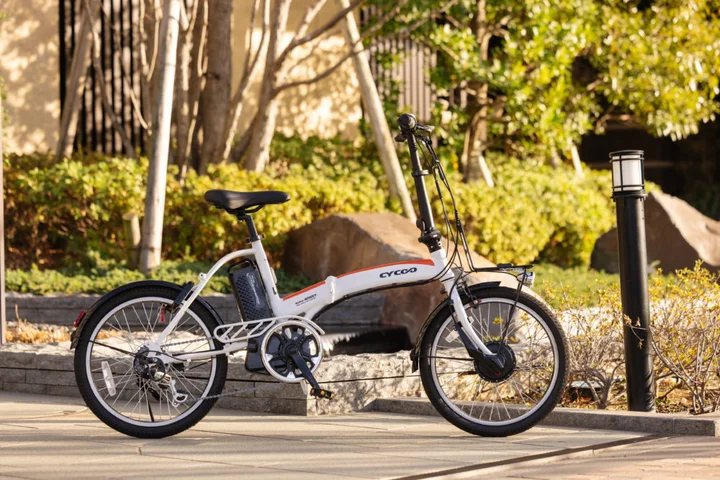 CYCOO、折りたたみ可能な電動アシスト自転車「Refna WINDY」の販売を開始