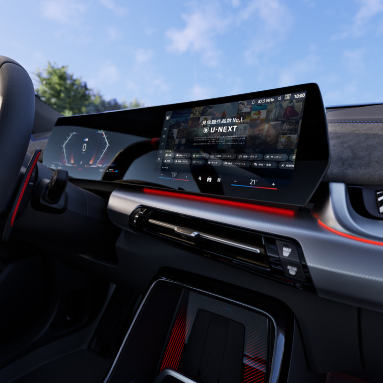 日本初、BMW車にU-NEXTアプリ提供開始
