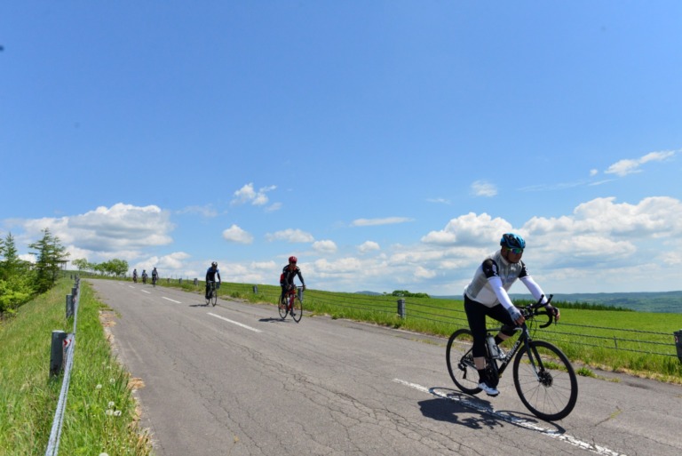 北海道、屈斜路カルデラでサイクリングスタンプラリーを開催—秋の絶景とともに楽しむ特別イベント