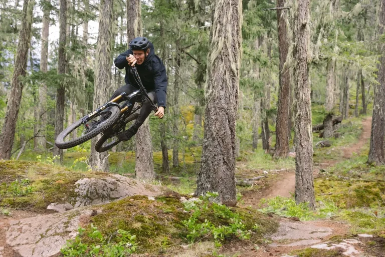 スペシャライズド、アルミ合金採用の「Stumpjumper 15 Alloy」を発売